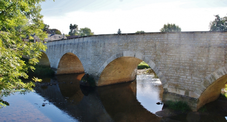 Pont sur Le Cousin - Vault-de-Lugny