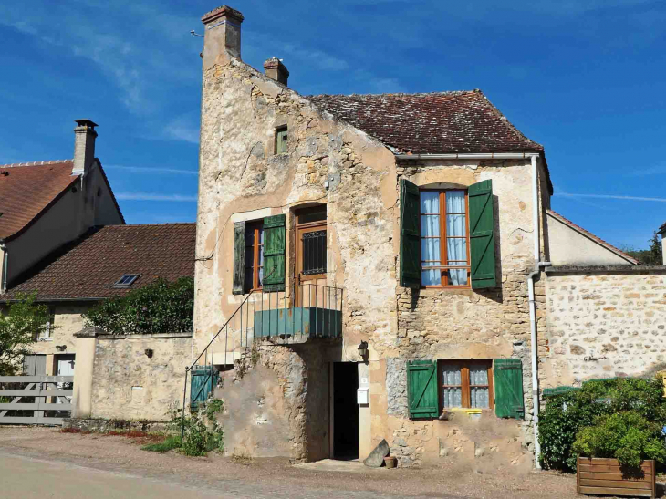 Maison du village - Vault-de-Lugny