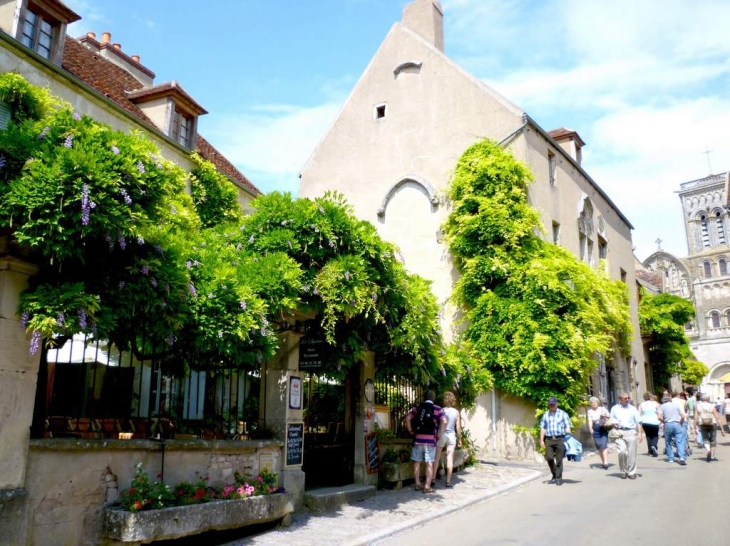 Rue St-Pierre - Vézelay