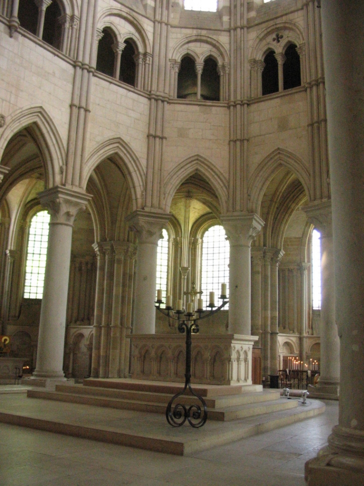 Autel de la Basilique - Vézelay