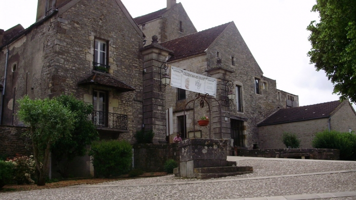 LA PLACE - Vézelay