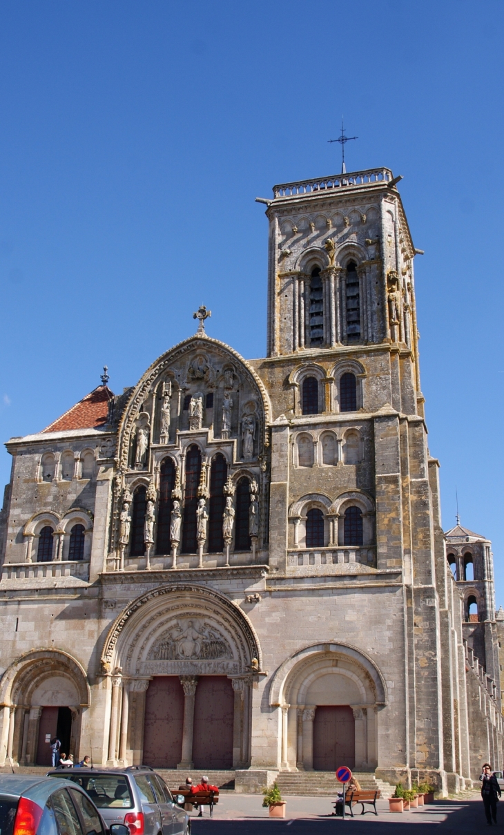   ²Basilique Ste Marie-Madeleine 12 Em Siècle - Vézelay