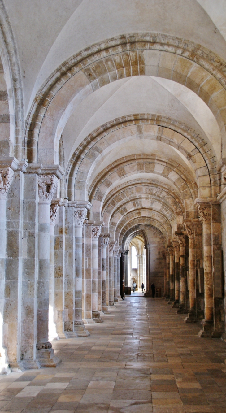   ²Basilique Ste Marie-Madeleine 12 Em Siècle - Vézelay