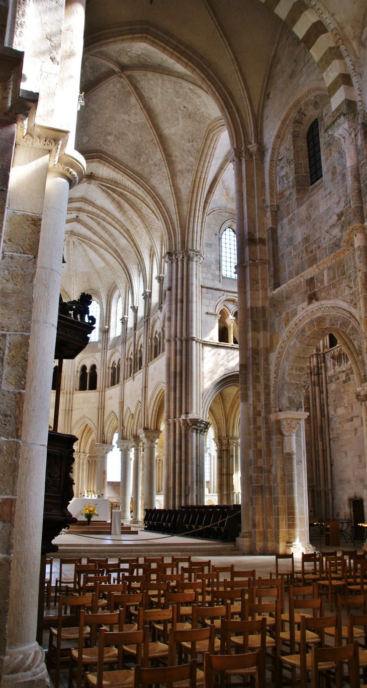   ²Basilique Ste Marie-Madeleine 12 Em Siècle - Vézelay