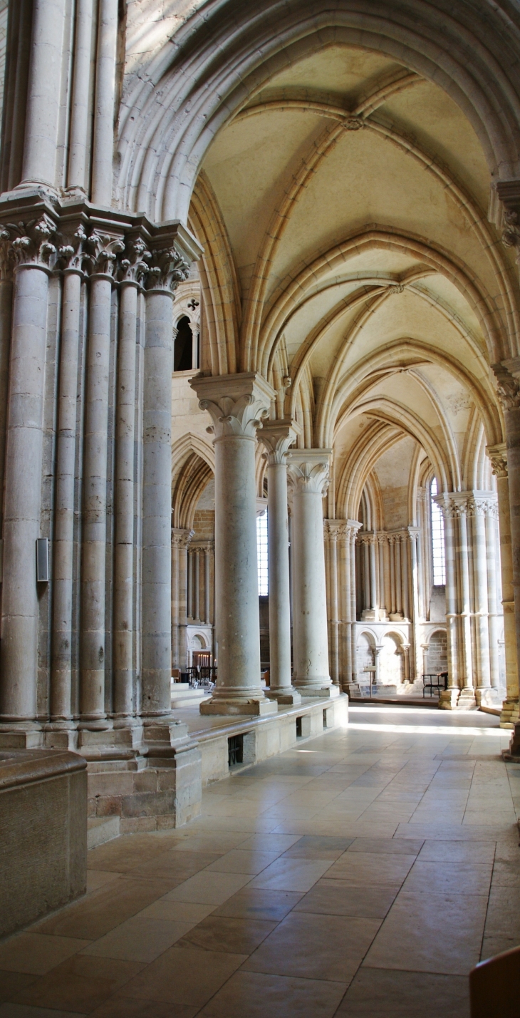   ²Basilique Ste Marie-Madeleine 12 Em Siècle - Vézelay