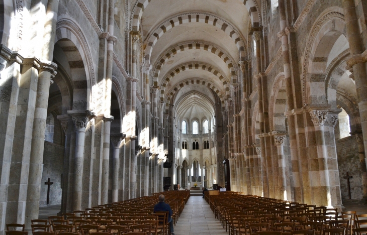   ²Basilique Ste Marie-Madeleine 12 Em Siècle - Vézelay