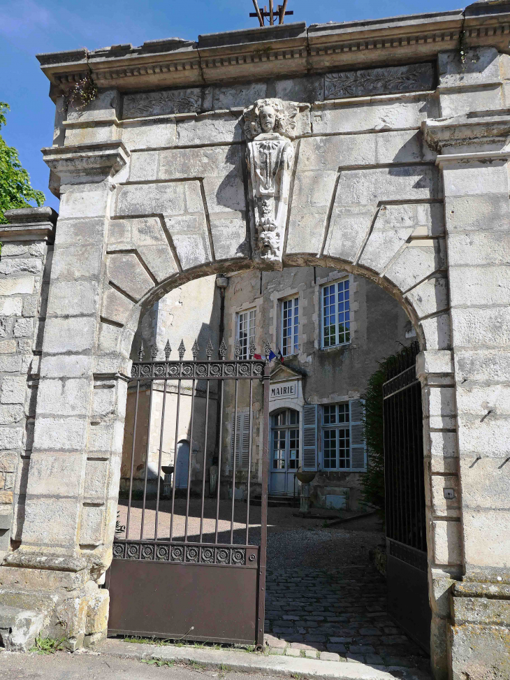 L'entrée de la mairie - Vézelay