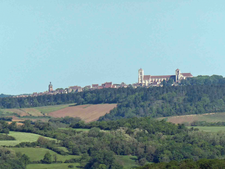 La colline inspirée vue du château de Bazoches - Vézelay