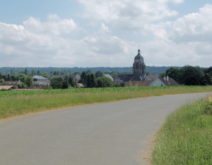 Vue du village de la rue du Petit Villeblevin