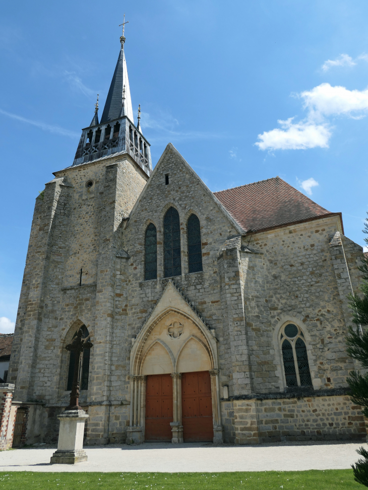 L'église Notre Dame - Villeneuve-l'Archevêque