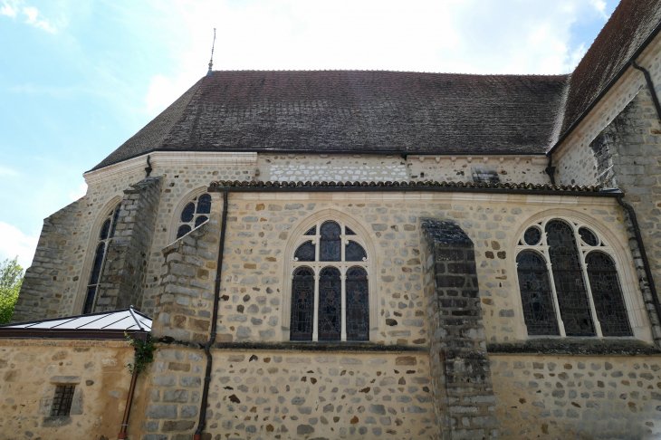 Le chevet de l'église Notre Dame vu de la Rue Ledru Rollin (ancienne rue des Huguneots !) - Villeneuve-l'Archevêque