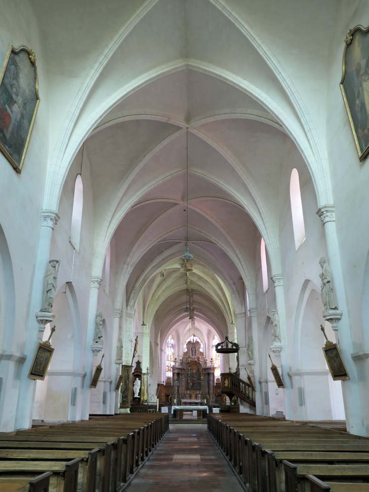 Dans l'église Notre Dame - Villeneuve-l'Archevêque