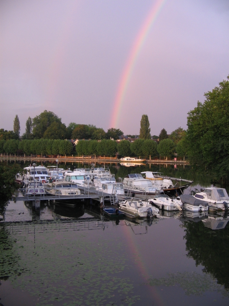 Escale de plaisance - Villeneuve-sur-Yonne