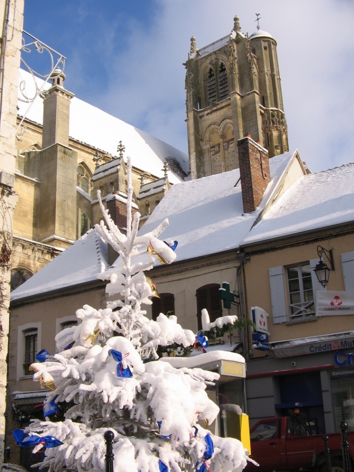 Eglise et neige - Villeneuve-sur-Yonne