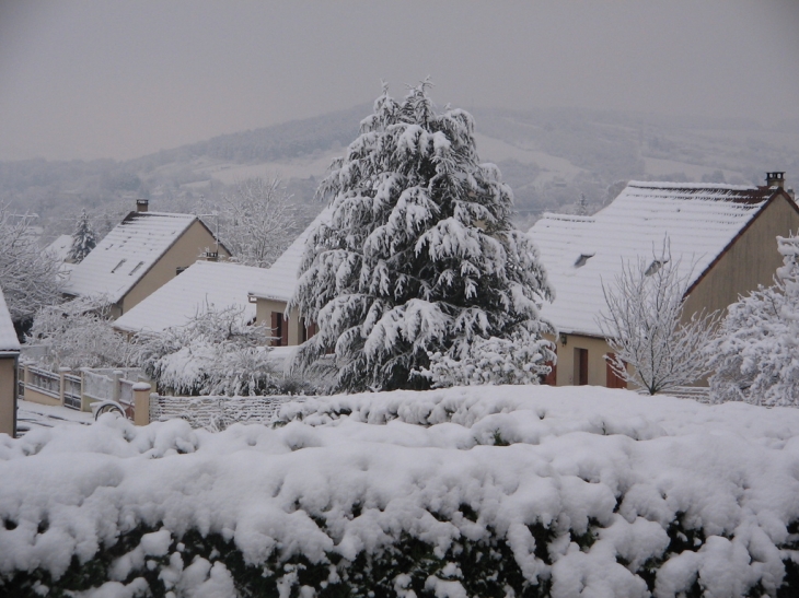 Villeneuve sous la neige - Villeneuve-sur-Yonne