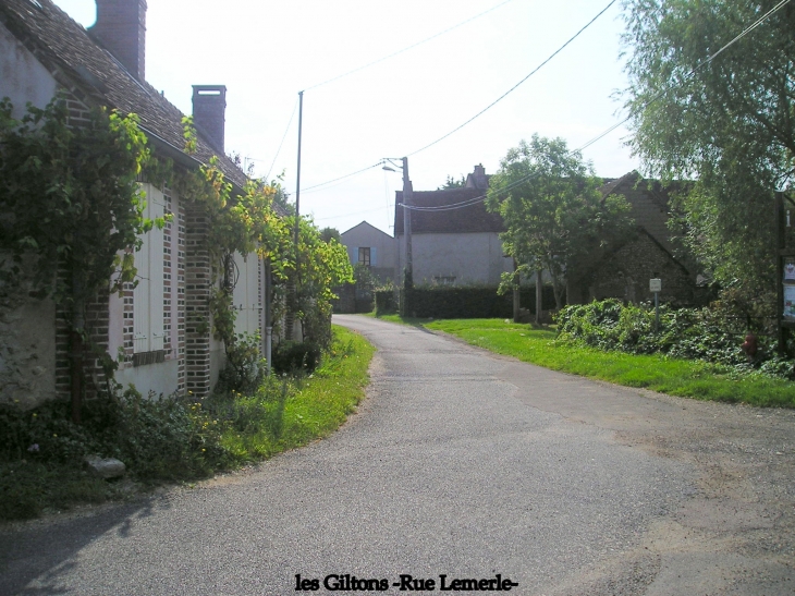 Villeneuve sur Yonne hameau des  Les Giltons - Villeneuve-sur-Yonne