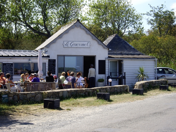 Le Gouermel (restaurant plage de Gouermel) - Plougrescant