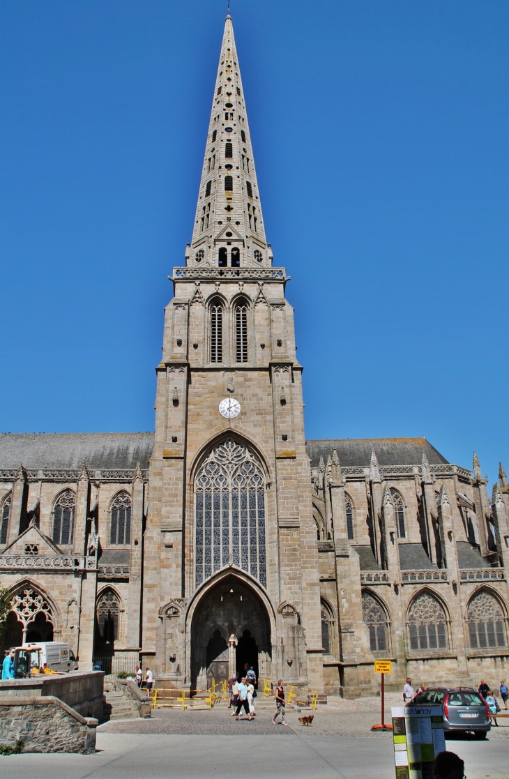  Cathédrale Saint-Tuqdual - Tréguier