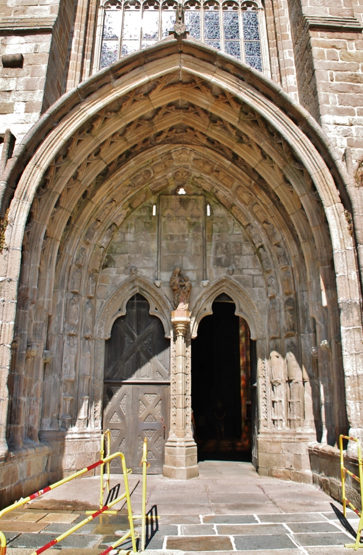  Cathédrale Saint-Tuqdual - Tréguier