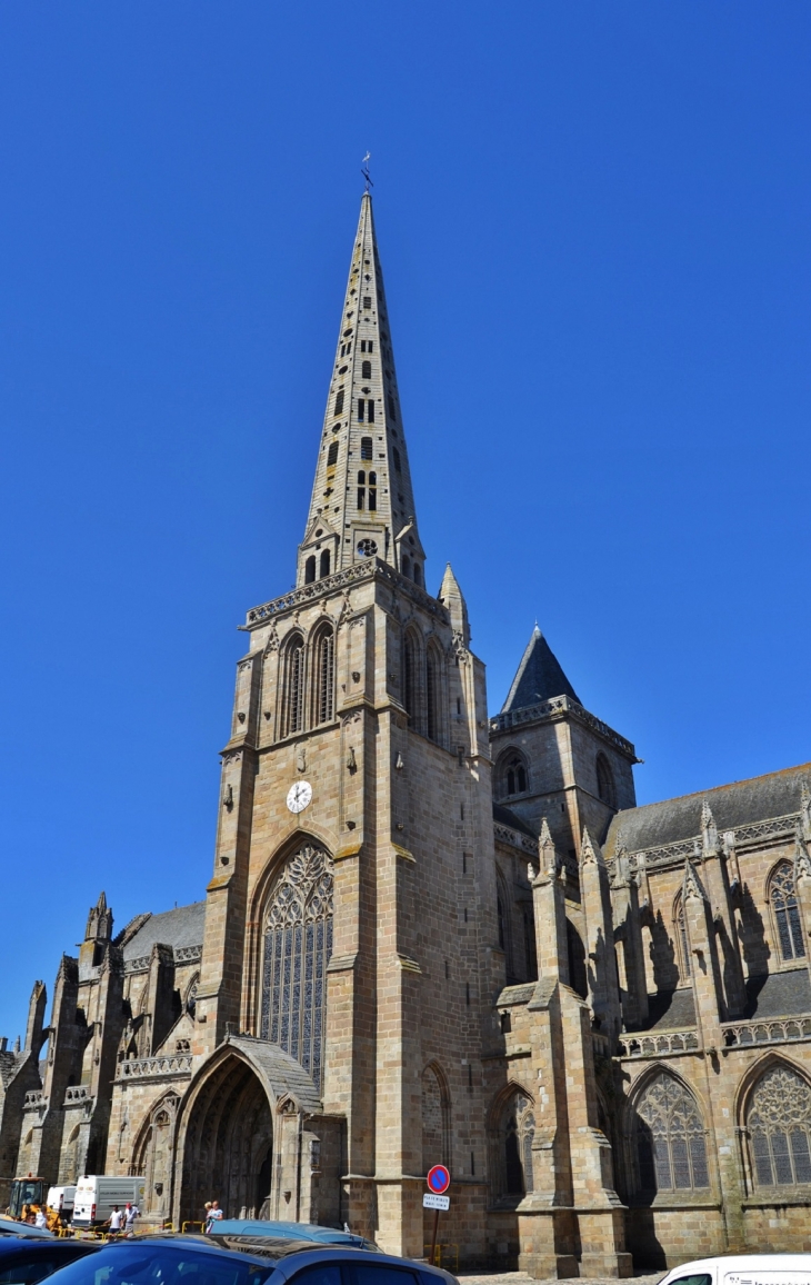  Cathédrale Saint-Tuqdual - Tréguier