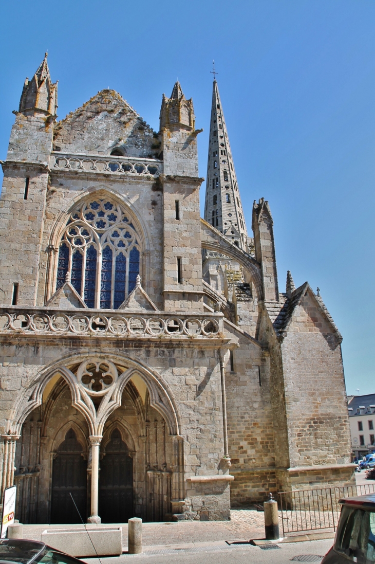  Cathédrale Saint-Tuqdual - Tréguier