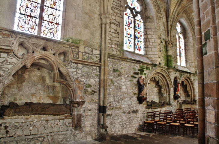  Cathédrale Saint-Tuqdual - Tréguier