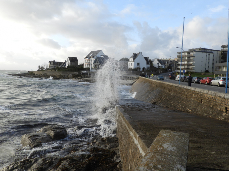 De la Corniche, le CAC et le bord de mer. - Concarneau