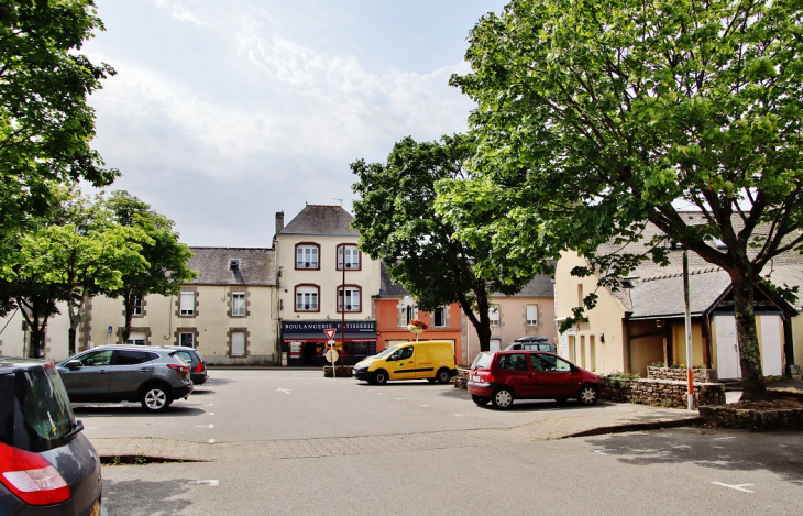 La Commune - Plonéour-Lanvern