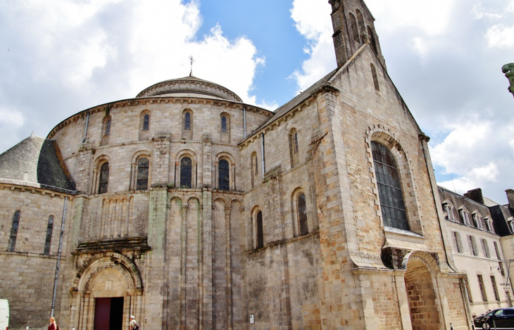  Abbatiale Sainte-Croix - Quimperlé