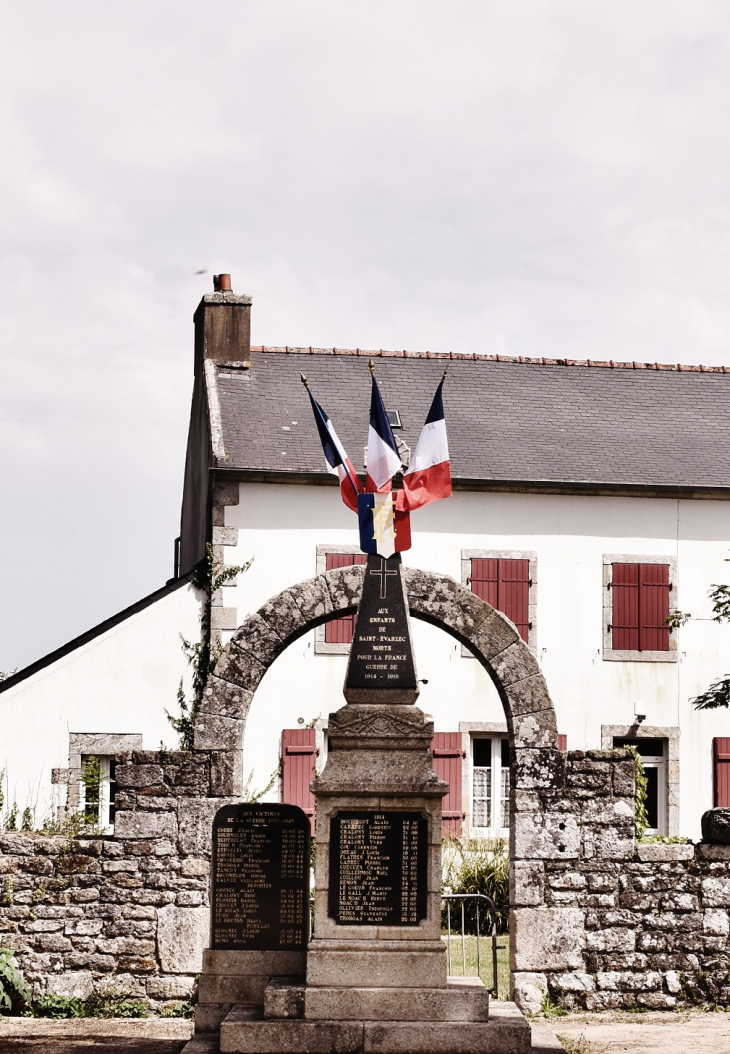 Monument-aux-Morts - Saint-Évarzec