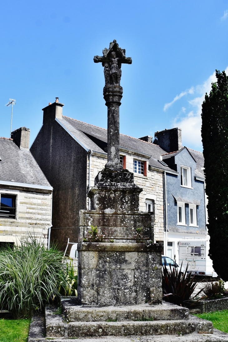 Monument-aux-Morts - Scaër