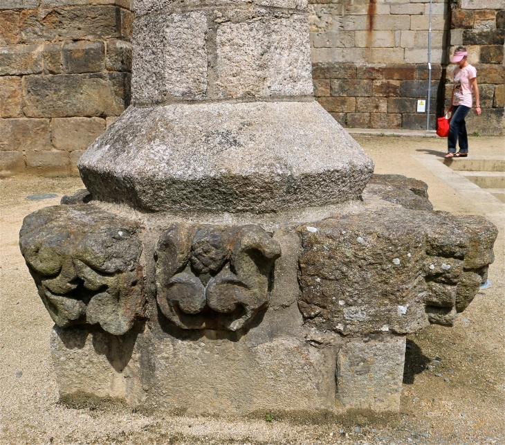 Détail de la flèche du clocher - Pleurtuit