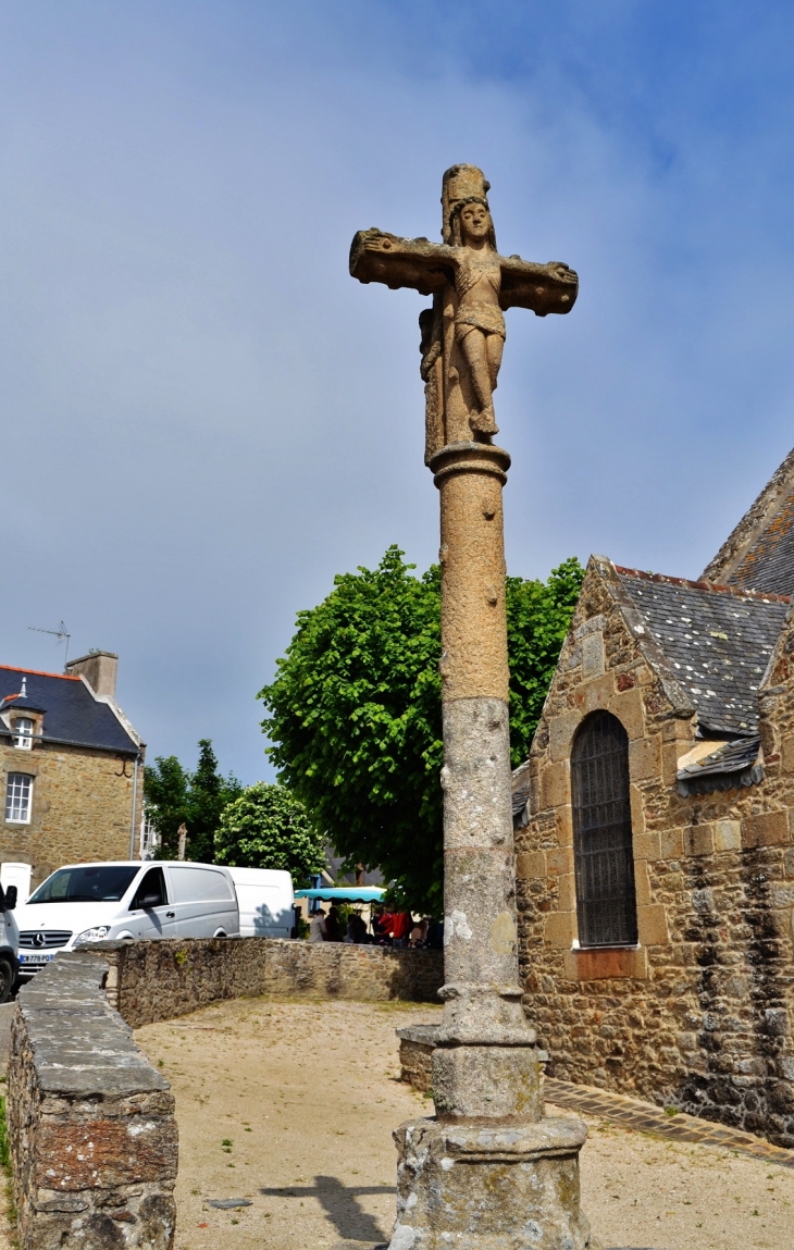 Eglise-st-lunaire ( Calvaire ) - Saint-Lunaire