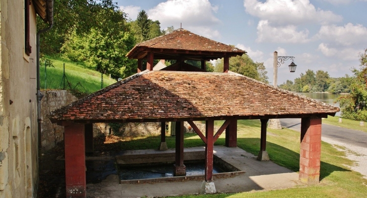 Le Lavoir - Apremont-sur-Allier