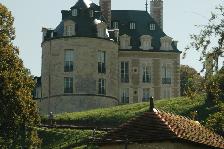 Le chateau - Apremont-sur-Allier