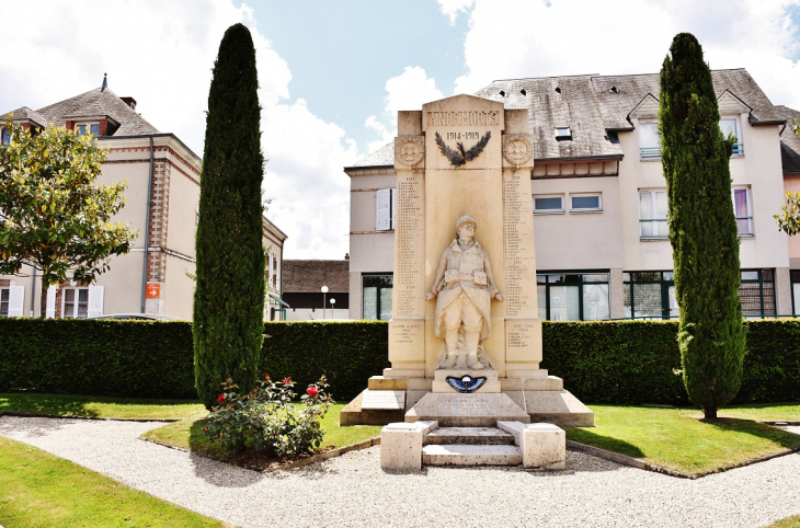 Monument-aux-Morts - Aubigny-sur-Nère