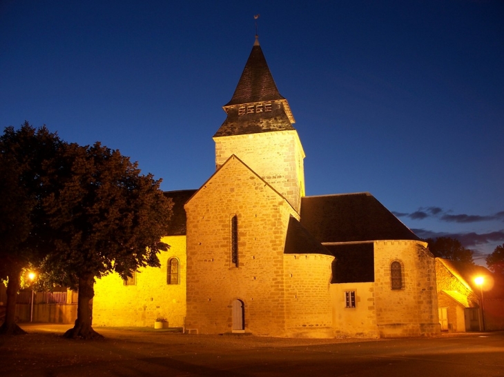 L' église Saint Martin un soir d'été - Bessais-le-Fromental