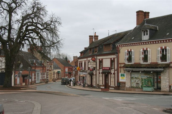 Le centre ville - Brinon-sur-Sauldre