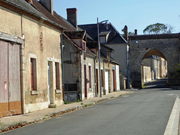 Ancienne porte de la ville - Chârost