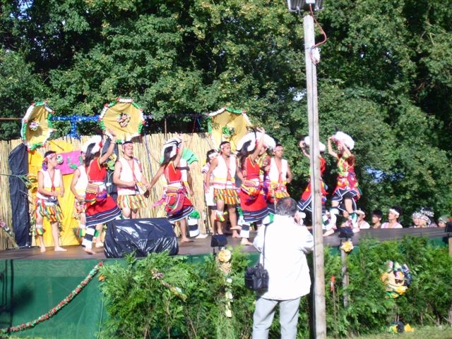 Spectacle : groupe thawanais a la fête de la chèvre - Couy