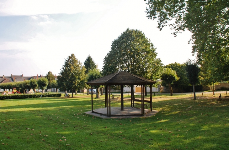 Parc de la Mairie - Jouet-sur-l'Aubois