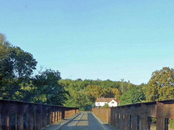 Pont sur le Cher - Lapan