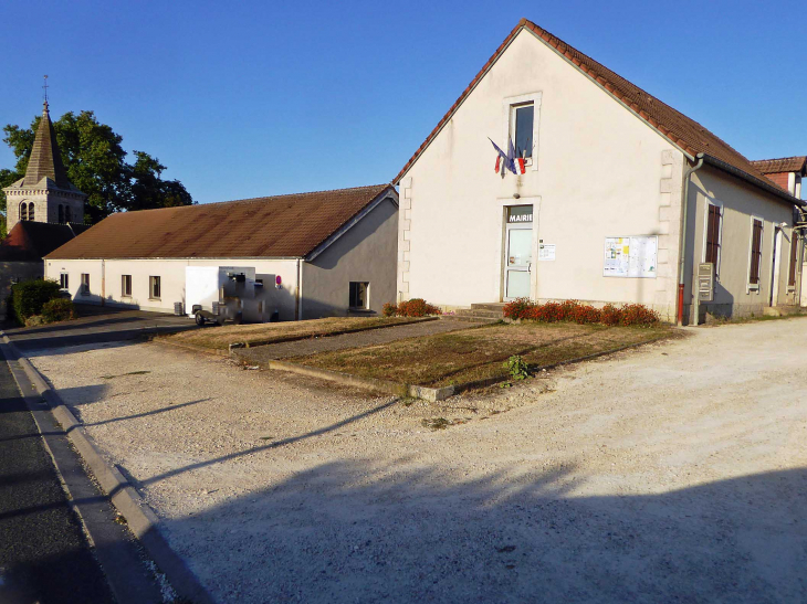 De la mairie à l'église - Saint-Caprais