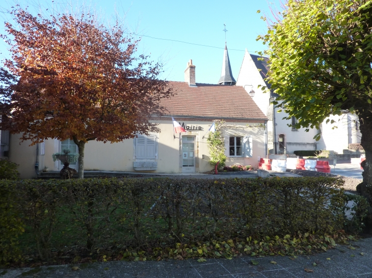 Photo à Saint-Georges-sur-la-Prée (18100) : Mairie - Saint-Georges-sur ...