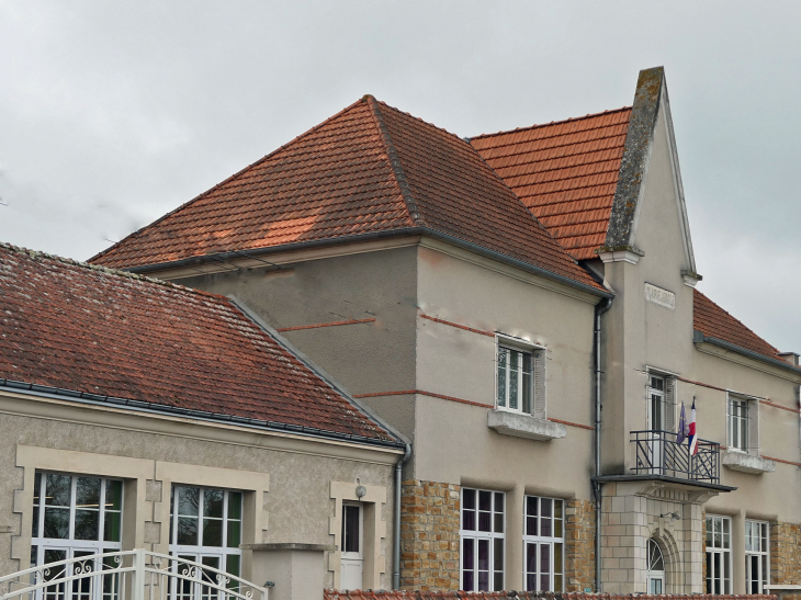 La mairie - Saint-Hilaire-de-Court