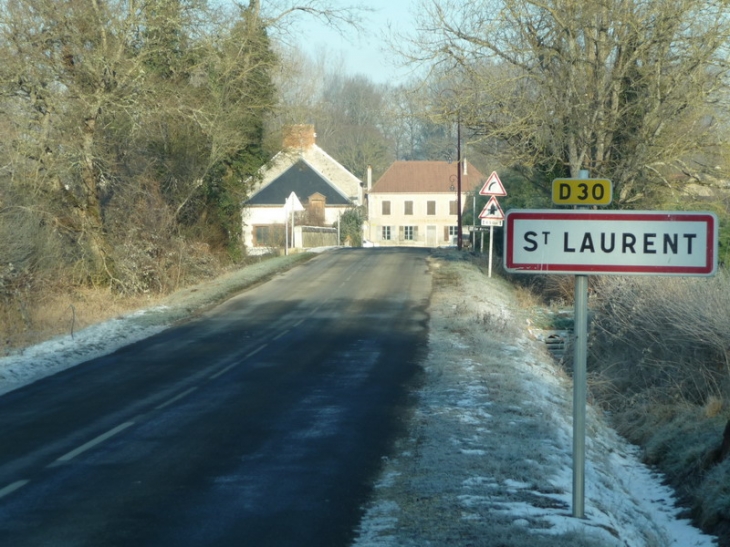 Entrée du village par Vignoux - Saint-Laurent