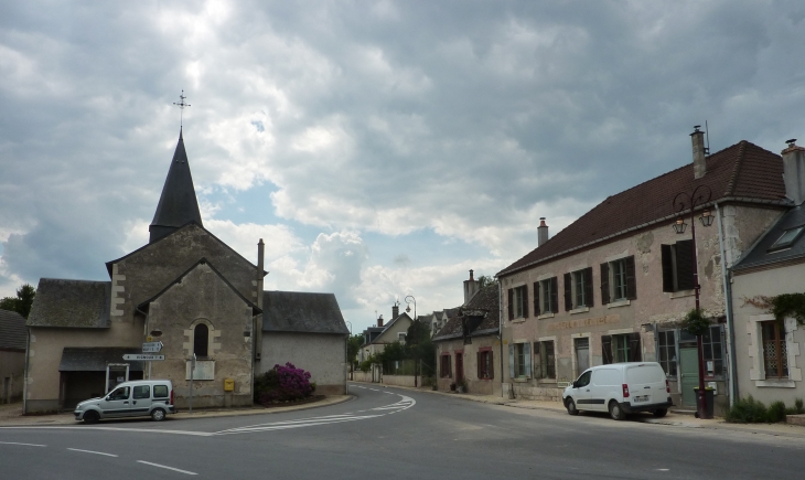 Centre bourg: église et ancien hotel du Centre - Saint-Laurent