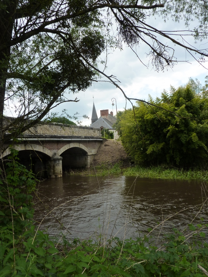 Pont sur le Barangeon - Saint-Laurent