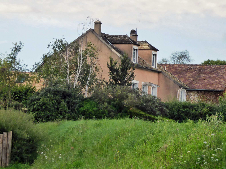Maison du village - Saint-Martin-des-Champs