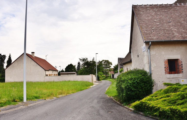 La Commune - Sury-près-Léré